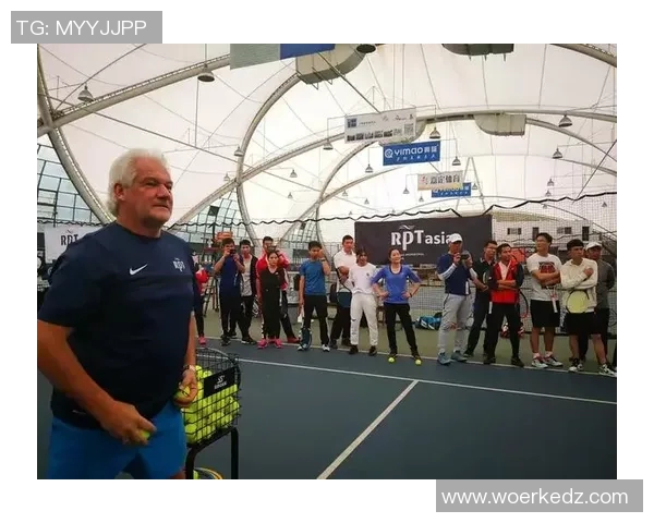 赛后分析:西安网球队与深圳网球队的默契配合与团队协作探讨 赛后分析:西安网球队与深圳网球队的默契配合与团队协作探讨