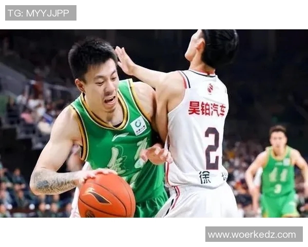 今天NBA焦点战:黄峰对决太阳,谁能在激烈对抗中笑到最后 今天NBA焦点战:黄峰对决太阳,谁能在激烈对抗中笑到最后