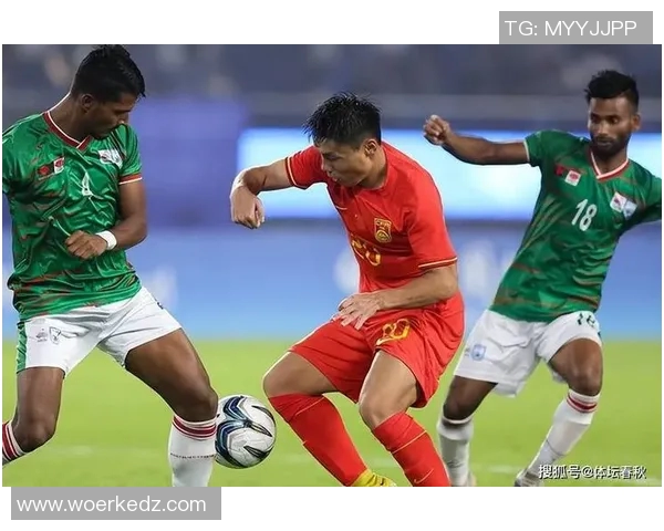 中国足球热身赛迎战卡塔尔全力备战国际赛事展现实力与信心