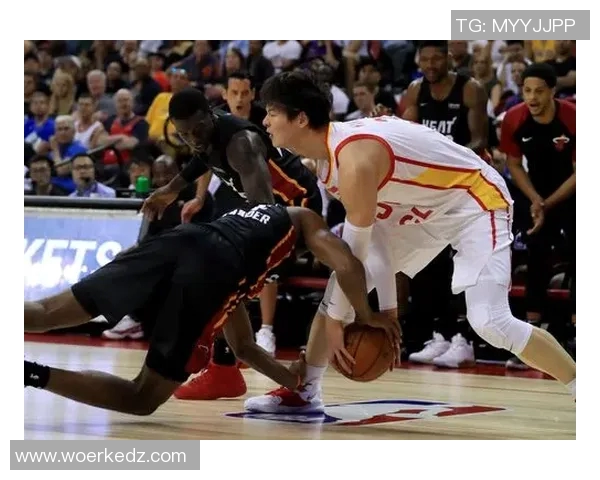 夏季联赛精彩对决国王队与湖人队的激烈较量与球员表现分析