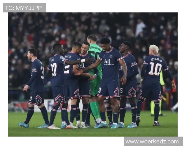 索肖足球队迎战巴黎足球会全力争胜展现球队实力与韧性 索肖足球队迎战巴黎足球会全力争胜展现球队实力与韧性