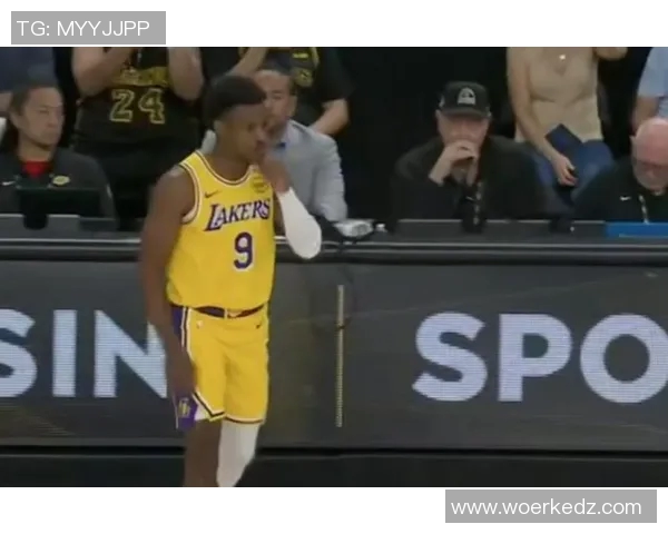 姚明在对湖人比赛中狂砍39分展现统治力引发球迷热议