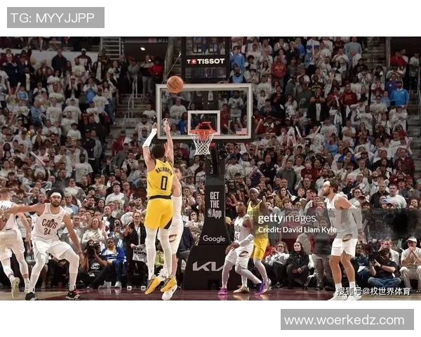 奇士与步行者的激烈对决谁能在赛场上笑到最后 奇士与步行者的激烈对决谁能在赛场上笑到最后