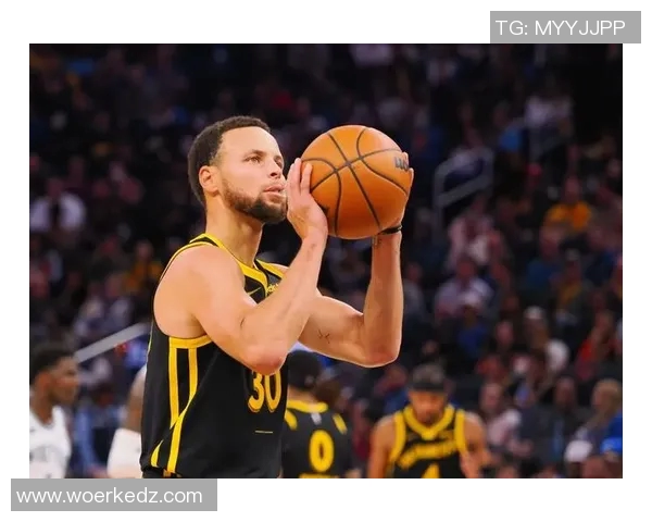 小牛队对阵勇士库里狂砍51分展现超级巨星风采 小牛队对阵勇士库里狂砍51分展现超级巨星风采