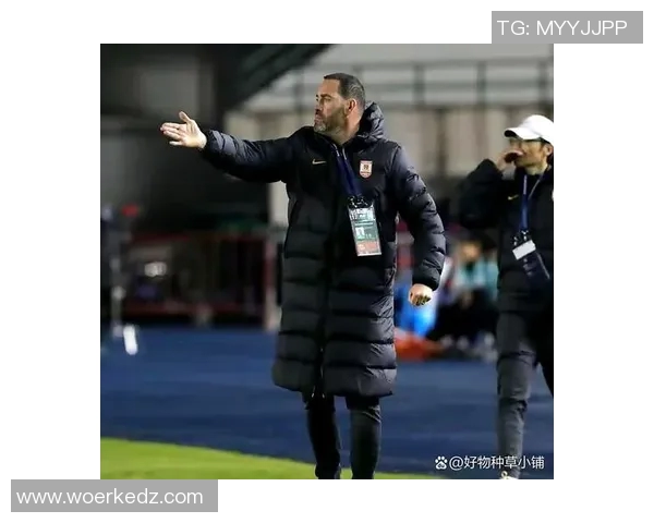 恒大与亚泰比赛因故延期球迷期待新赛程公布