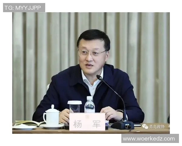 深度对话杨军探讨英雄联盟背后的故事与人生哲学